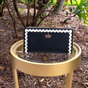 Kate Spade Cameron Street Collection wallet.